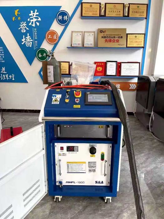 Лазерная сварка, резка и очистка 3000W