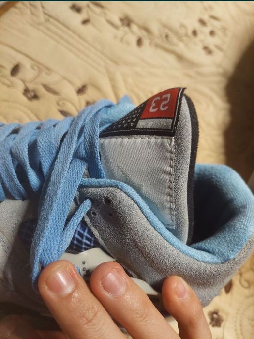 Jordan 4 retro university blue