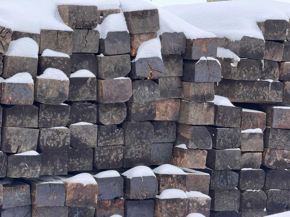 Шпала деревянная