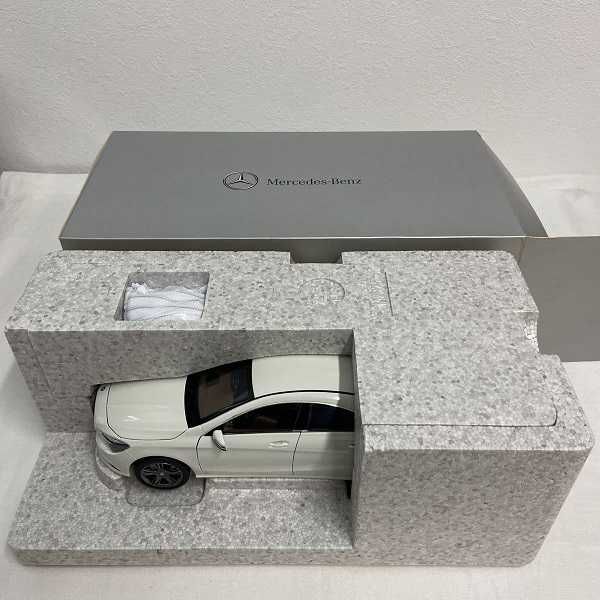 1:18 Mercedes-Benz CLA-Class cirrus white.