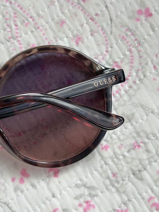 Страхотни слънчеви очила Guess