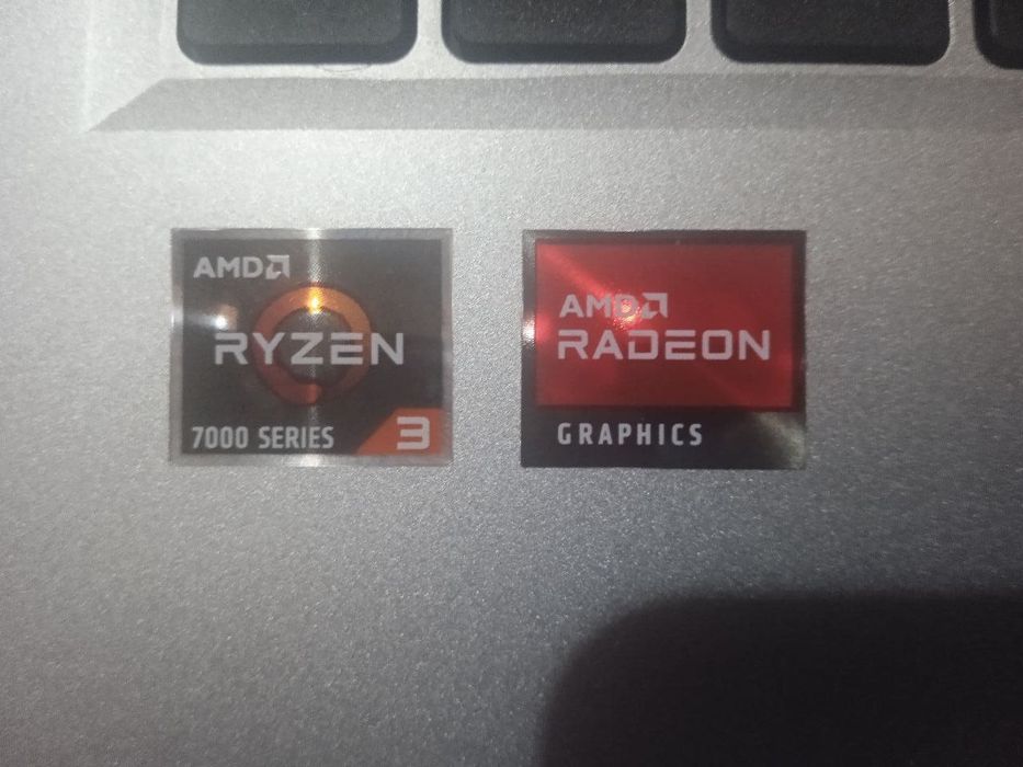 Aspire 3 notebook sotiladi