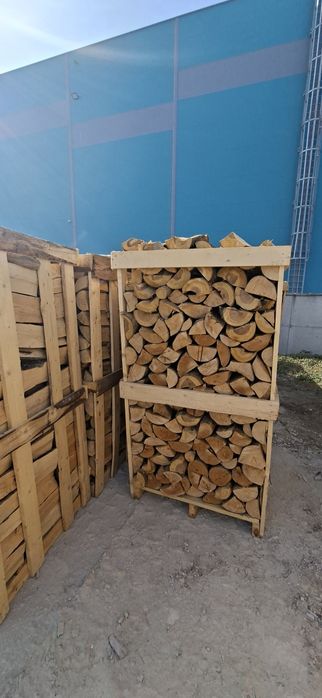 De vanzare lemn de foc la palet