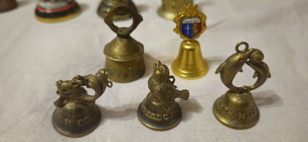 Vand colectie de clopotei englezesti+turistici din bronz,alama. 8 poze