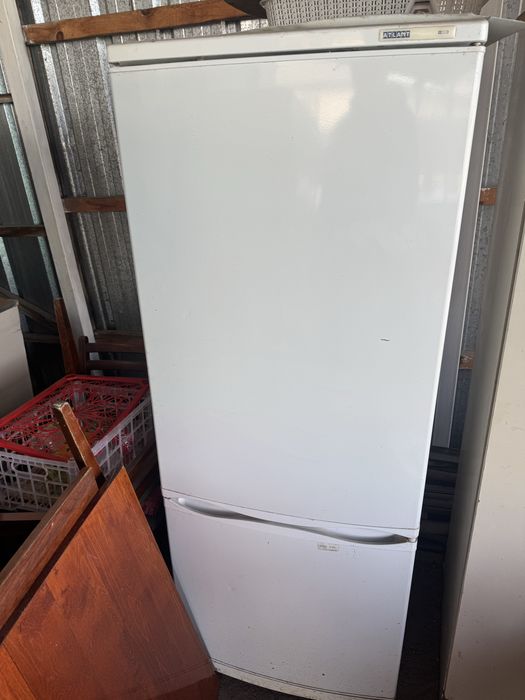 Продам холодильник Атлант