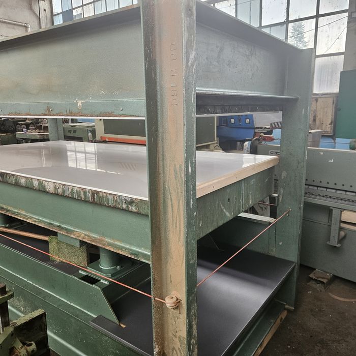 Топла преса с нагреватели 2500мм.х 1300мм.