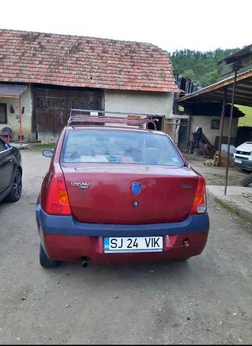 Vând Dacia logan
