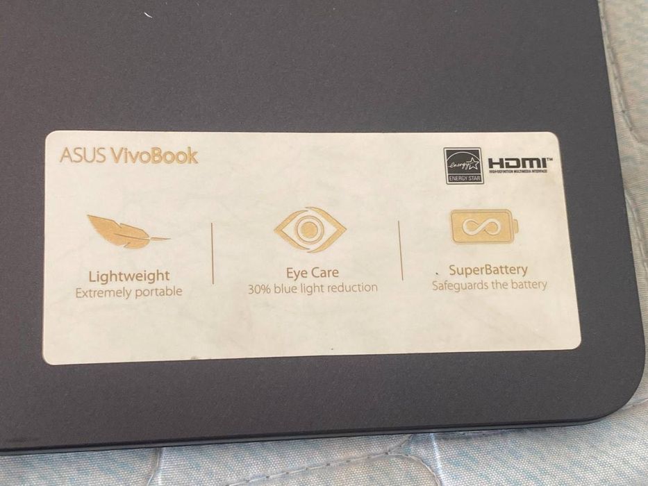 Asus VivoBook 4 opiratifka xotirasi 1TR windows 11 intel inside