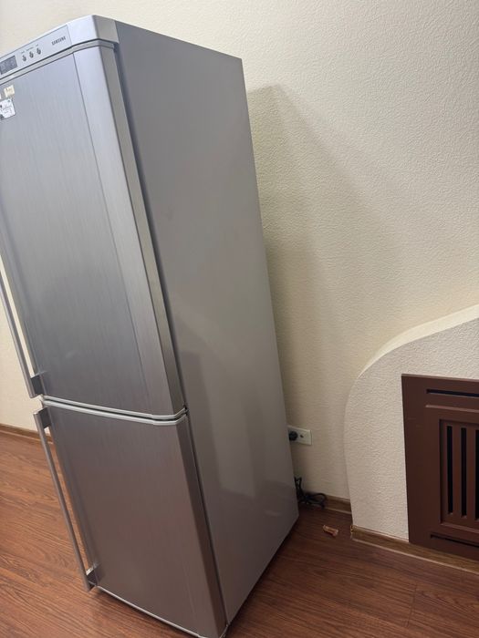 Продам холодильник samsung