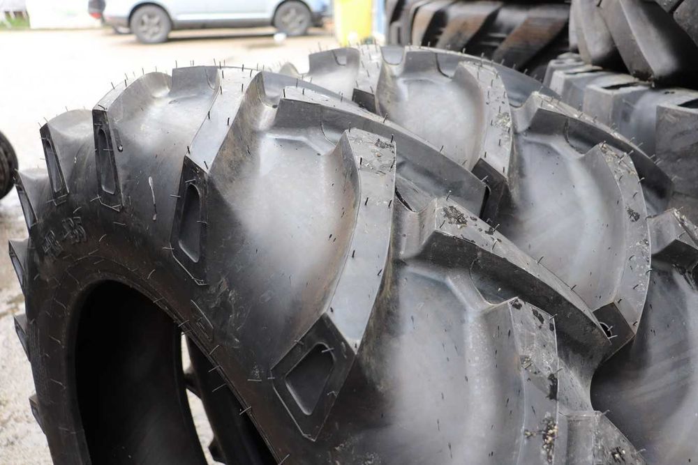 Cauciucuri noi 11.2-28 BKT 8 pliuri anvelope pentru tractor FIAT spate