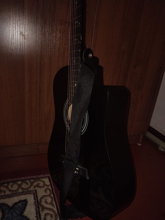 Гитара акустическая