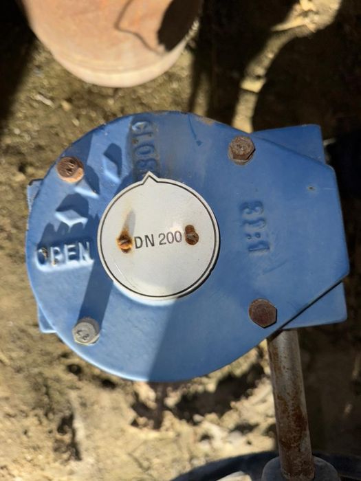 Продам краны задвижки для труб