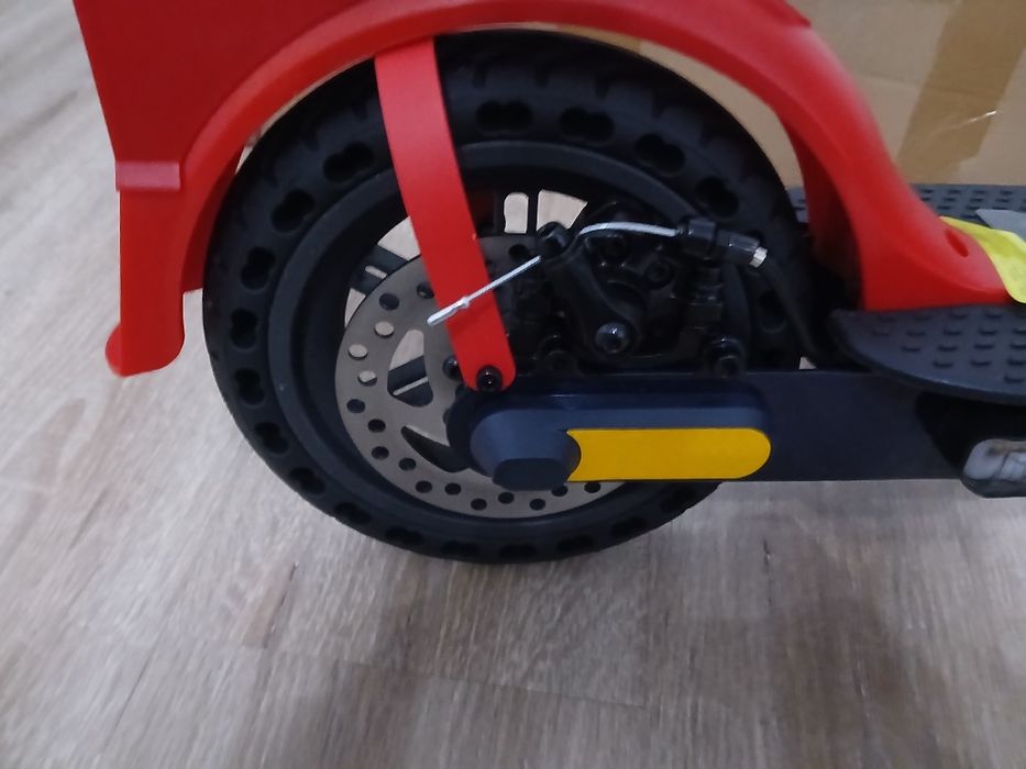 Trotinetă electrică 8.5” pliabilă –  nouă, design sport Red Edi