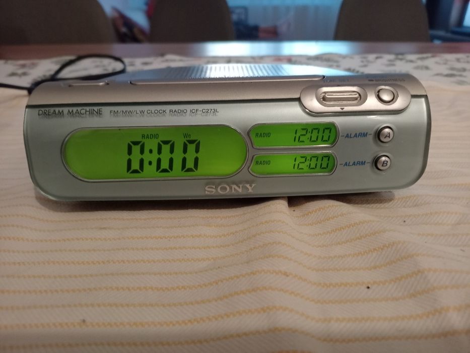 Radio ceas Sony s