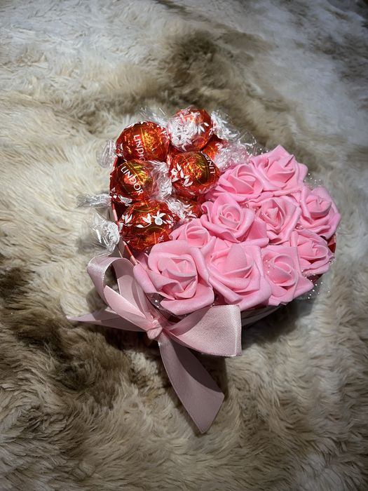 Подаръчни кутии и букети