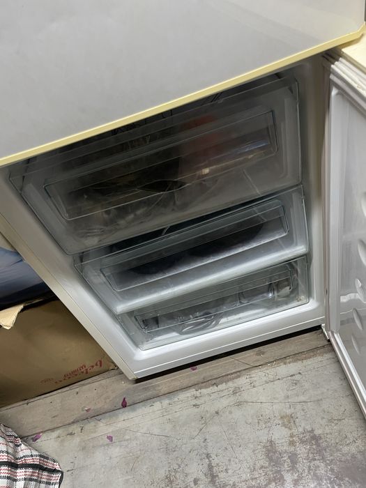 Холодильник Samsung