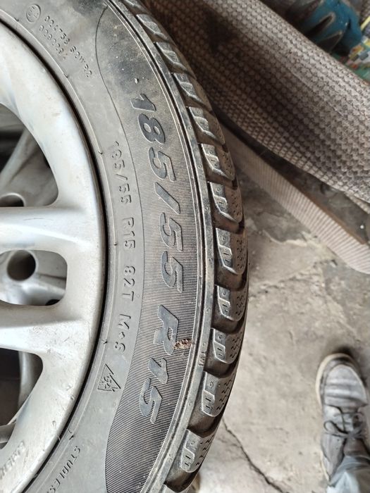 185/55/R15 de Fiat genti aluminiu si cauciucuri p