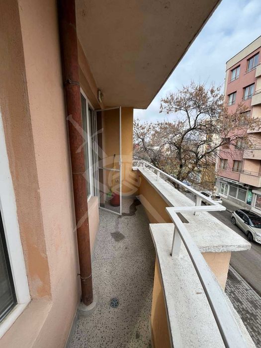 Дава се под наем Тристаен апартамент в Пловдив, Център - 90 кв.м за 598.23 € - Снимка #7