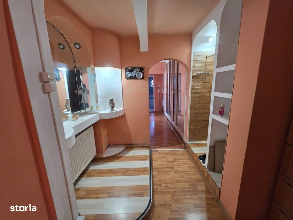 Vanzare apartament 3 camere, IREG, 74mp, etaj 4 — fotografia 1