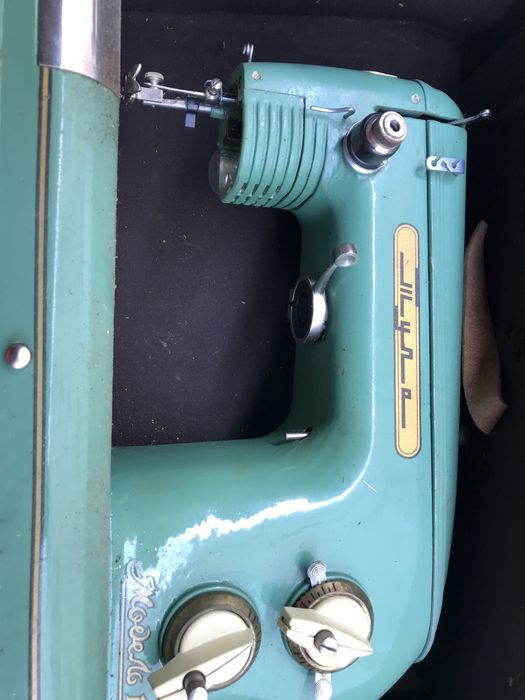 Masina de cusut veche