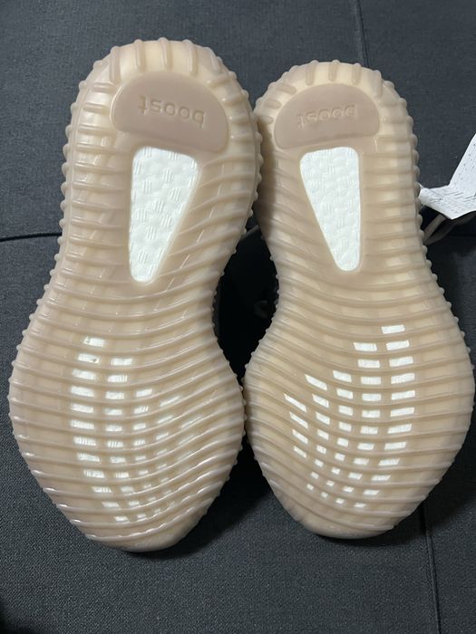 YEEZY boost 350 v2