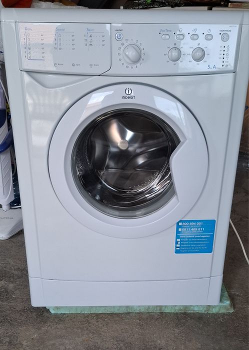 Страхотна пералня Indesit IWSC5105