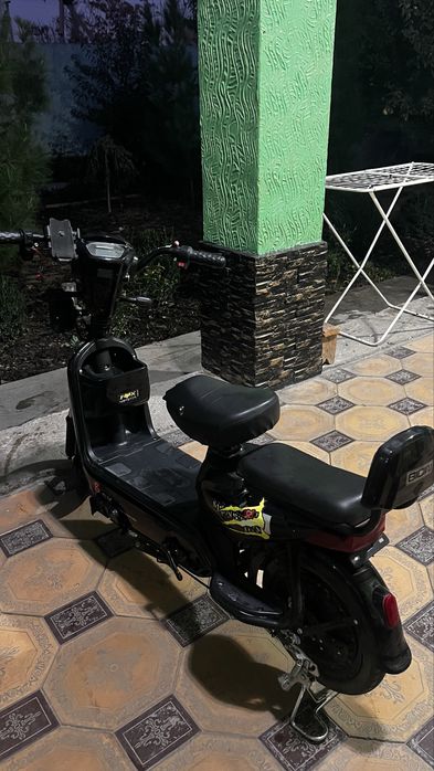 Электро скутер в идеальном состаянии