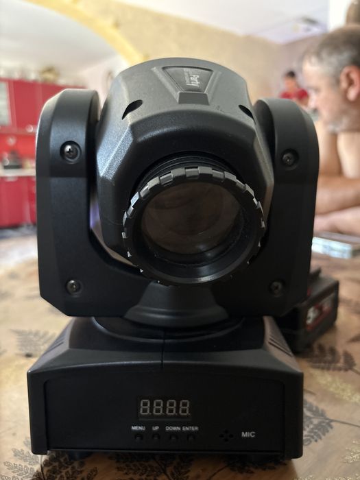 proiector cu cap mobil mini LED (Moving Head Spot/Beam) de 30W