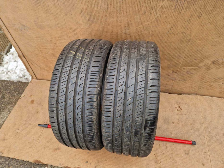 2 Barum R17 225/45  Летни гуми  DOT0822