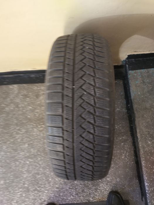 Vând cauciuc Continental în stare foarte bună