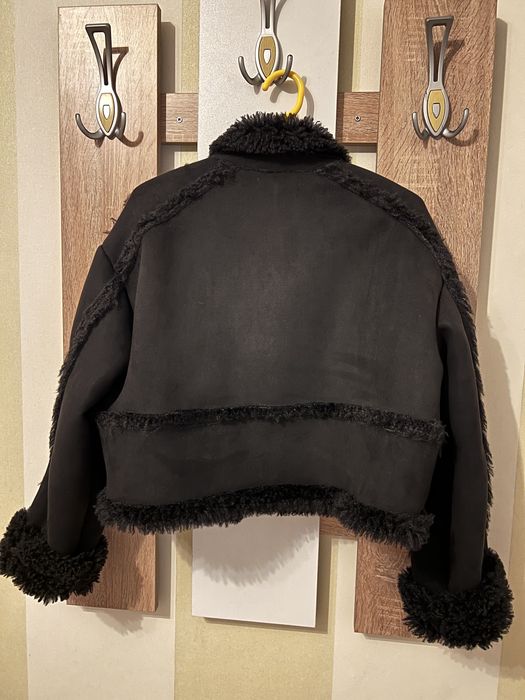 Късо черно разкроено велурено палто  MISGUIDED, размер С/М