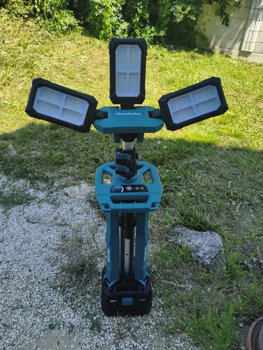 2026 - Makita ML 014G / XGT / 40 V - Мощна светлинна кула 15000 Lm