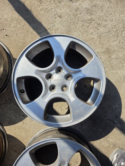 Продавам джанти за subaru 16 5х100