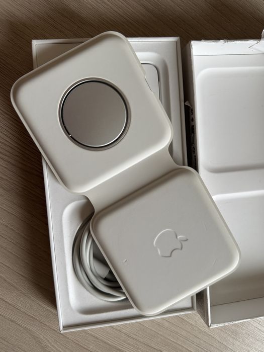 Apple MagSafe Duo Charger