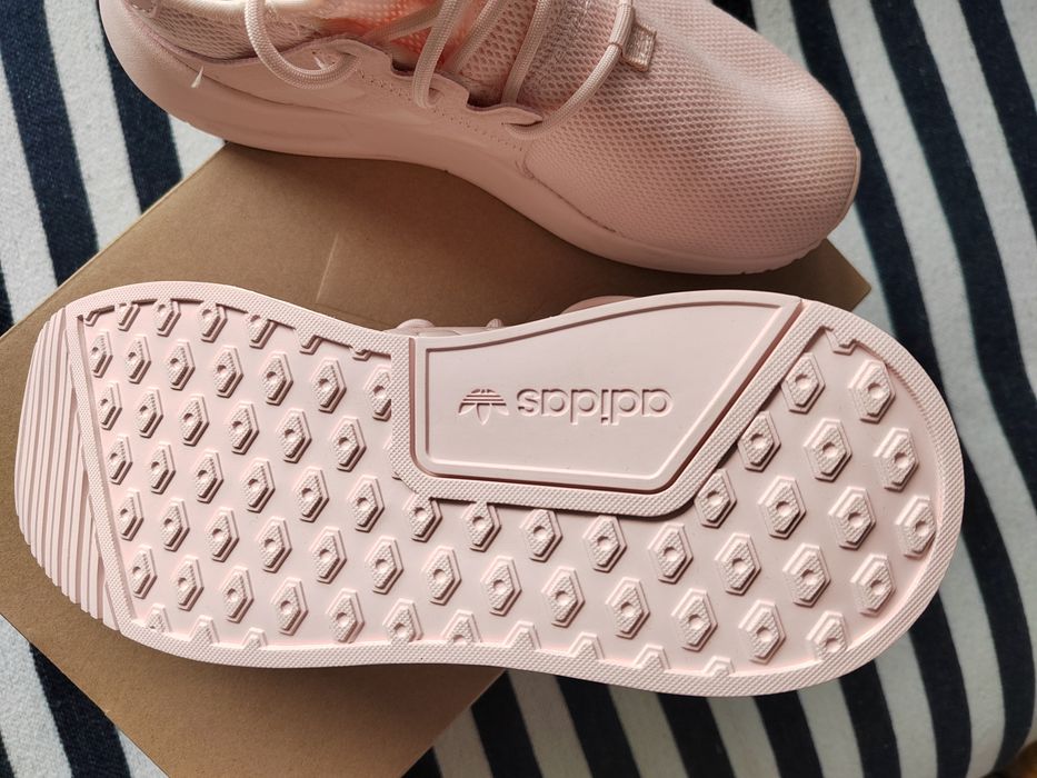 Нови маратонки Adidas 34