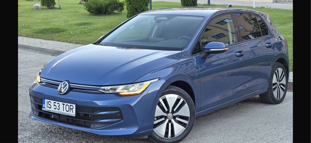 VOLKSWAGEN Golf 2026