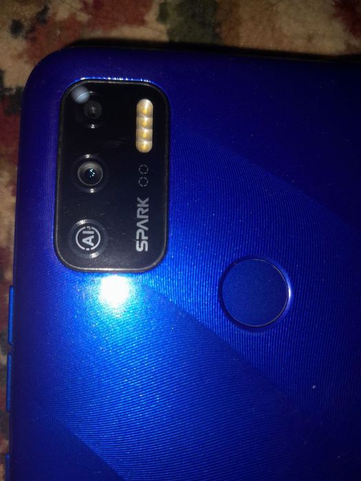 Tecno Spark 5air. 800000 kelishiladi.