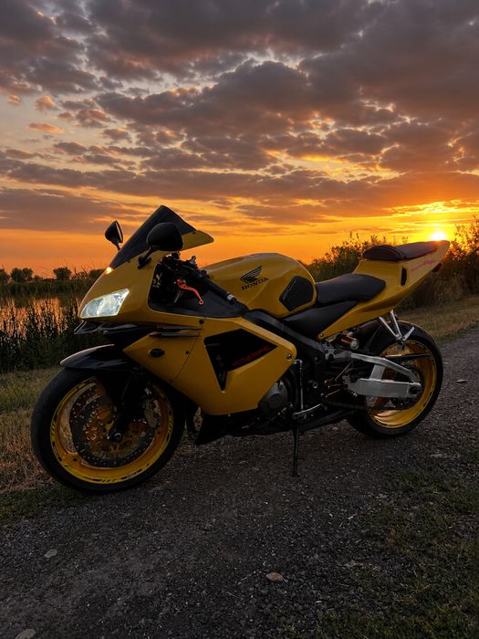 Honda CBR 600 RR PC37 2004 – Îngrijită, fără investiții urgente
