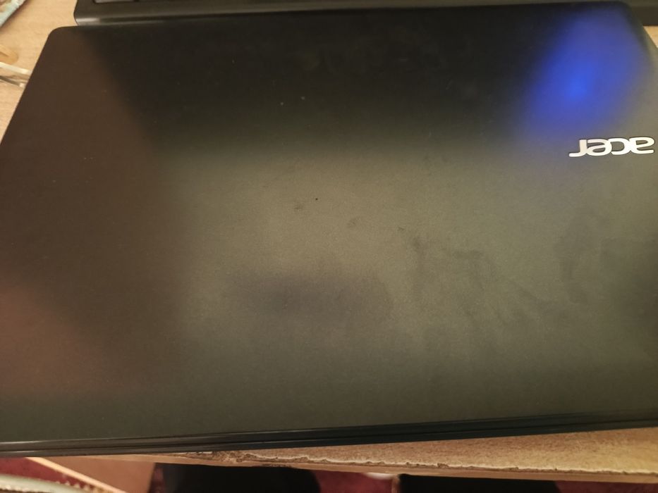 Noutbuk acer tez sotiladi