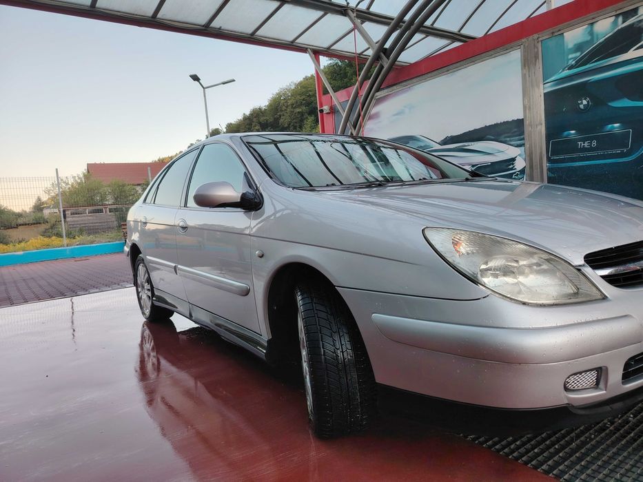 Vând Citroen C5/ 2004, HDI 1996. Mașina funcționează foarte bine, spațioasă, consum mic.