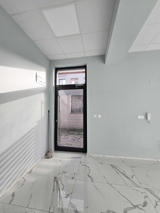 Дава се под наем Магазин в Асеновград - 38 кв.м за 298.86 € - Снимка #4