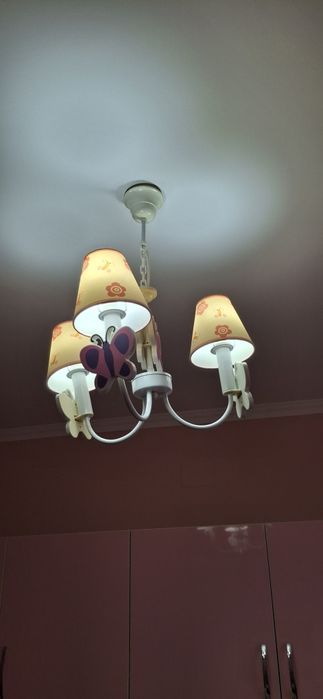 Candelabru cu fluturasi