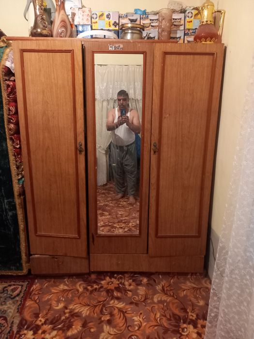 Продаеться шифонер