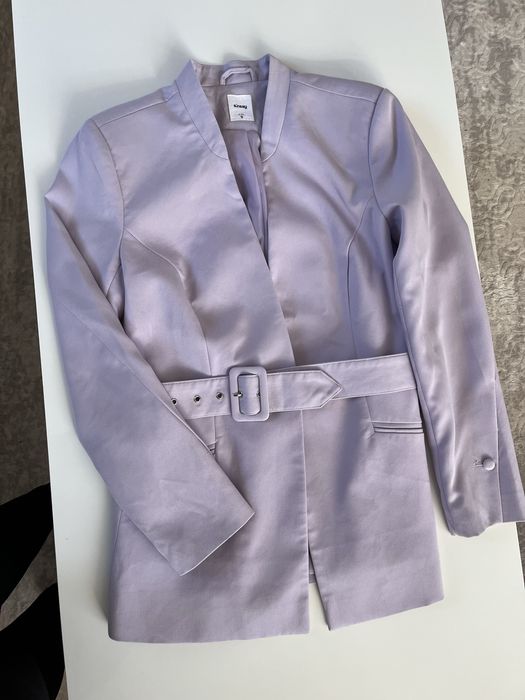 Дамски костюм в лилаво