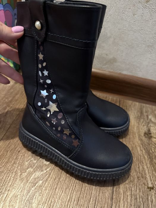 Продам сапожки на девочку