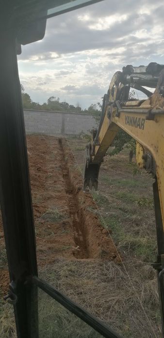 Услуги със багер, хидравличен чук, тристранен самосвал и пътна помощ