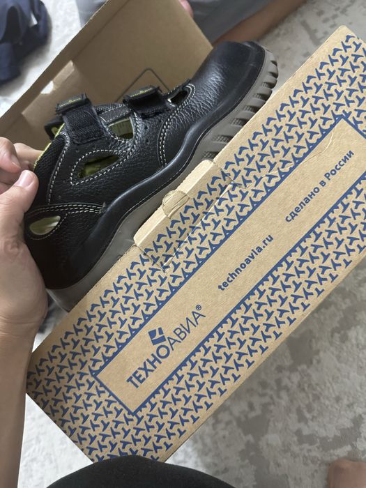 Полуботинки сандалии (композитные защитные носки)