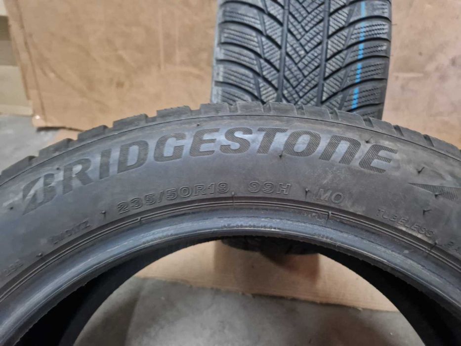2 Bridgestone R19 235/50
зимни гуми
DOT4223