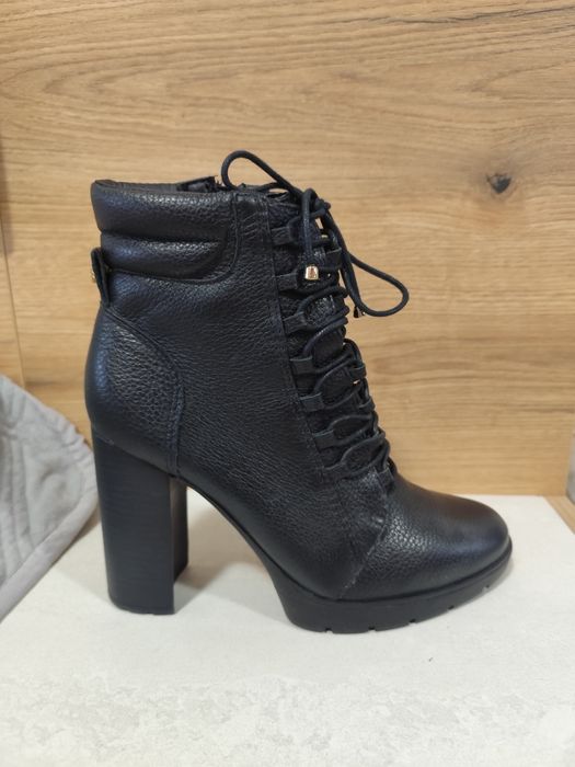 Дамски кожени боти