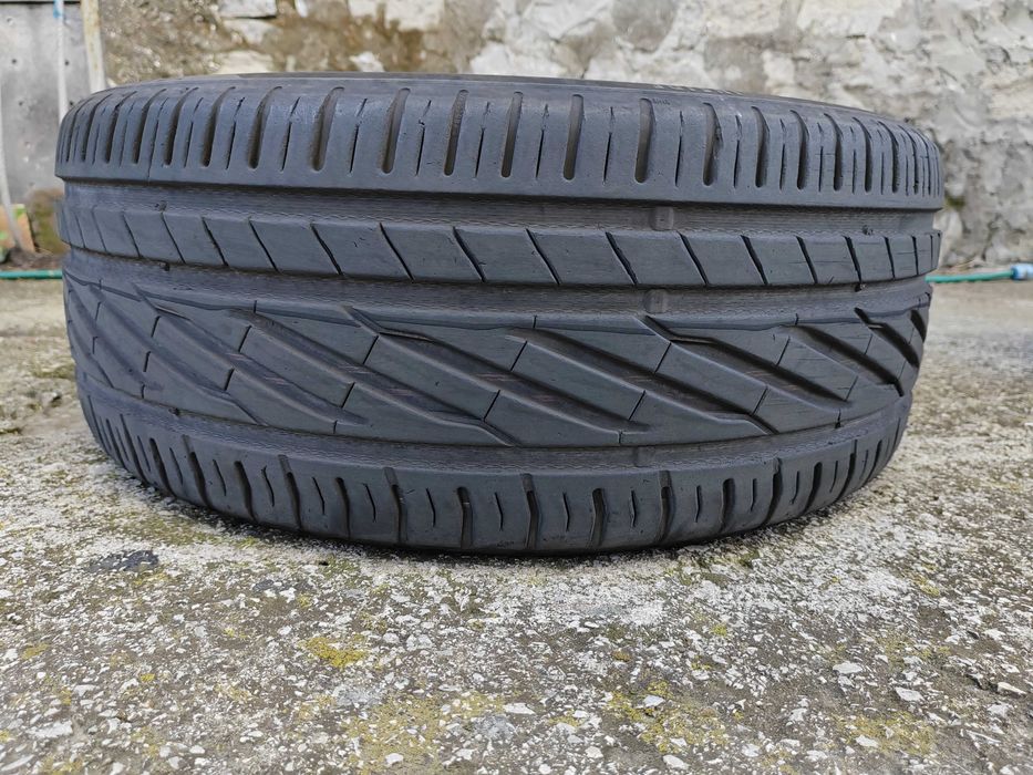 225/45/17 1бр.Uniroyal гума